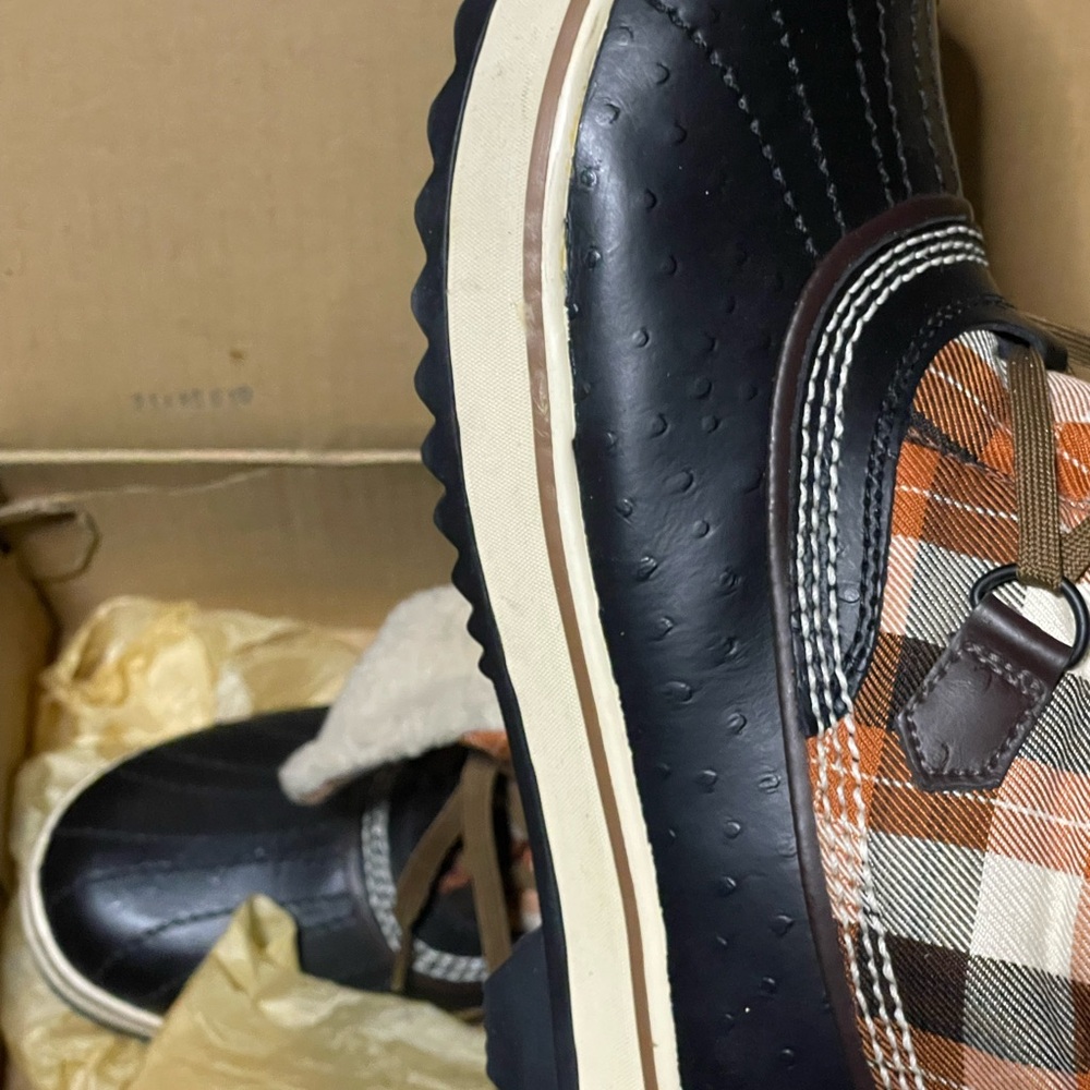 Sorel Black and Orange Plaid Boots - Picture 4 of 10